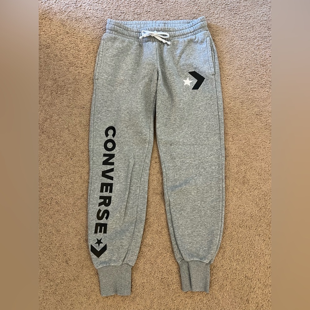 Gray converse sweatpants. Size small.